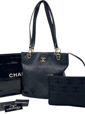 Chanel Coco Mark Wild Stitch
Black Leather Tote Bag W/Pouch W/B